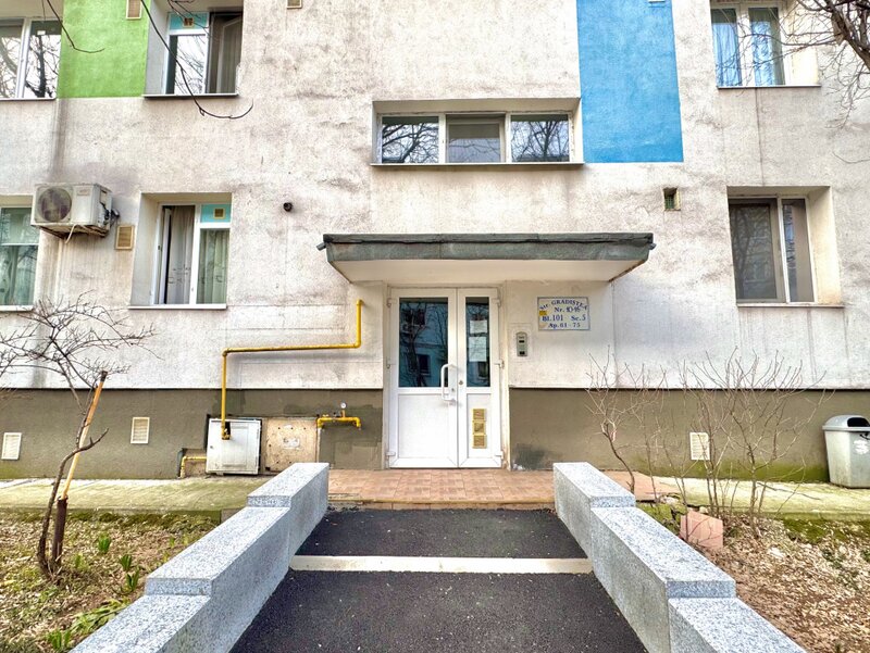 Giurgiului- Drumul Gazarului. Garsoniera decomandata.